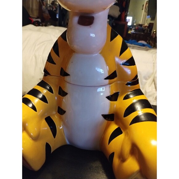 Vintage Disney's Winnie the Pooh Tigger & Winnie Cookie Jar Pair RARE - Picture 8 of 16